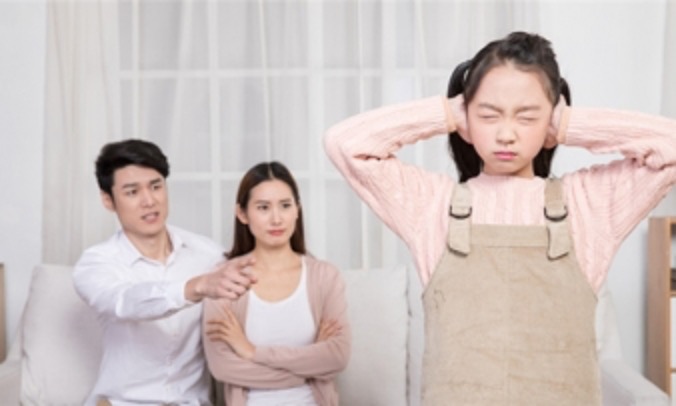 Con đến tuổi “nổi loạn” cha mẹ ứng phó thế nào?